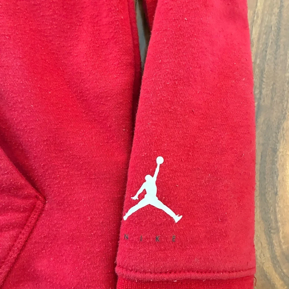 Jordan Boys Red Jumpman Crewneck‎ Sweatshirt Medium (10-12) Pullover Nike